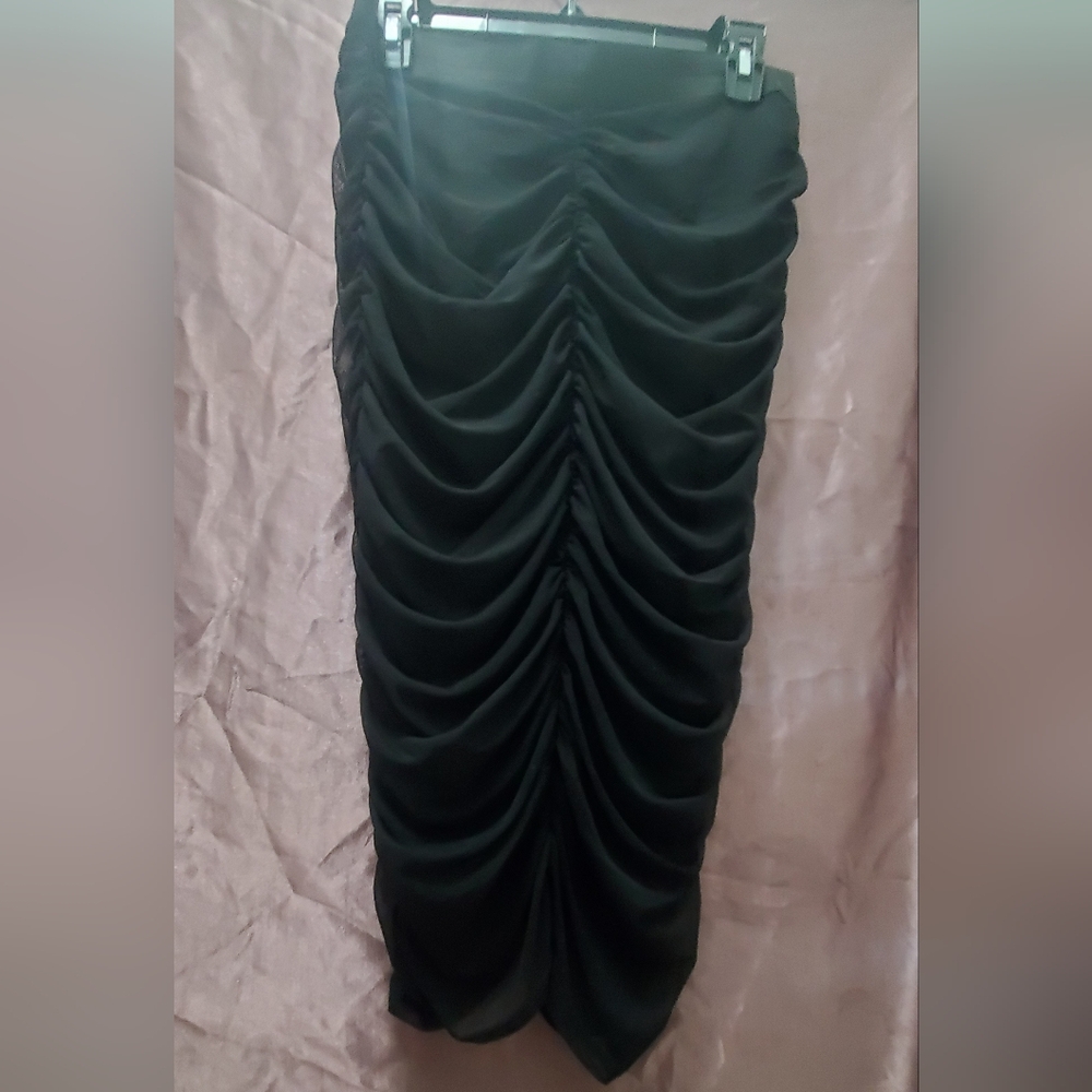 Black Ruched Skirt From Forever 21 made of sheer mesh fabric SIZE 0x